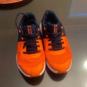 Boys Under Armour Tennis Shoes - Size 5.5 - Great Condition